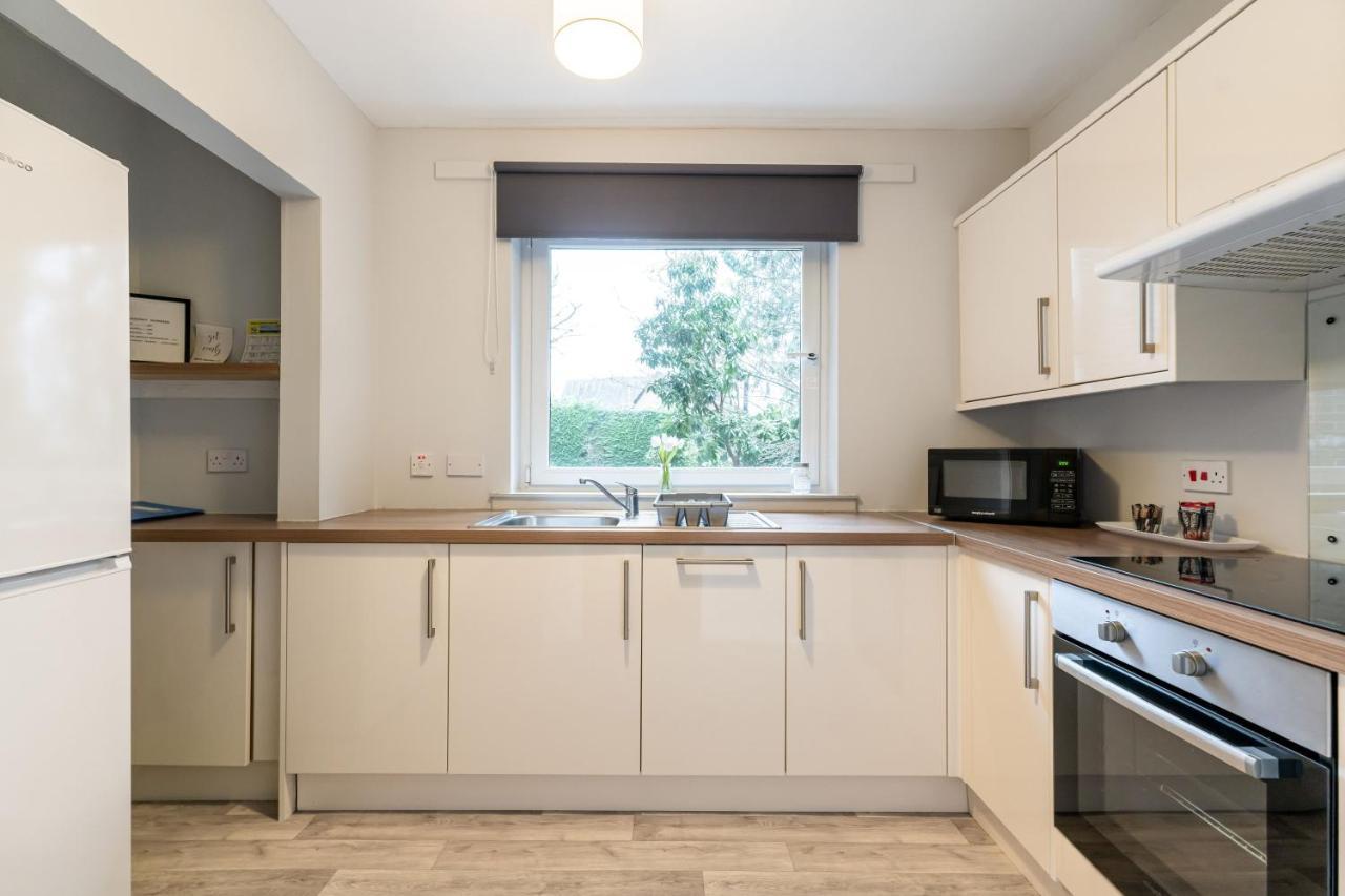 Ground-Fl Two Bedroom Apartment In Bridge Of Allan Exterior photo