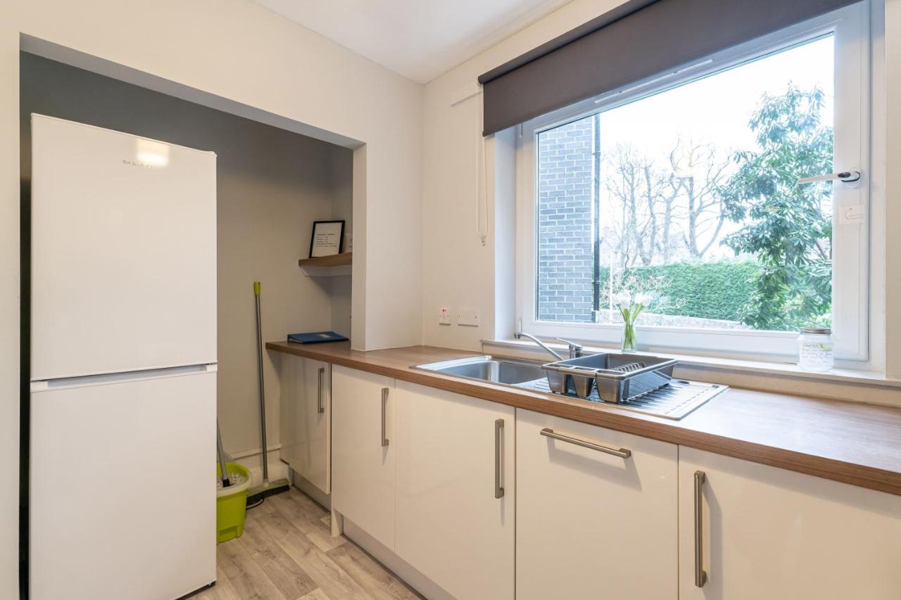 Ground-Fl Two Bedroom Apartment In Bridge Of Allan Exterior photo